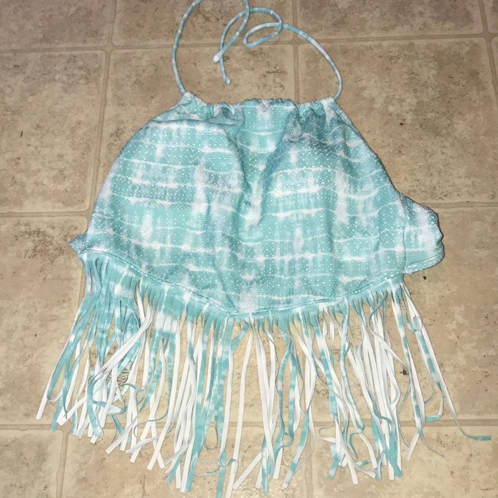 Never worn super cute bikini top!!
